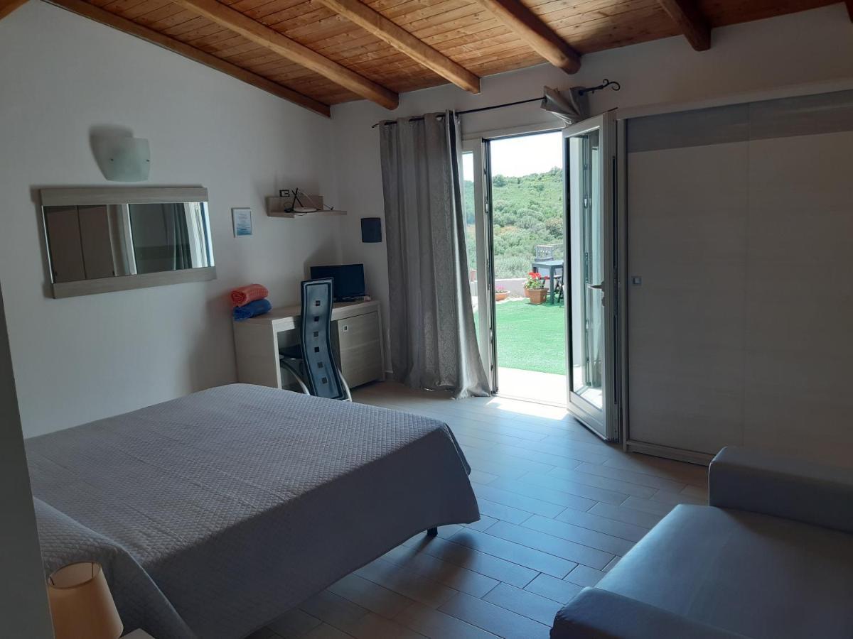 Sole&Sale Bed & Breakfast San Teodoro  Eksteriør bilde