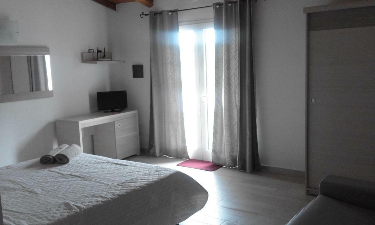 Sole&Sale Bed & Breakfast San Teodoro  Eksteriør bilde